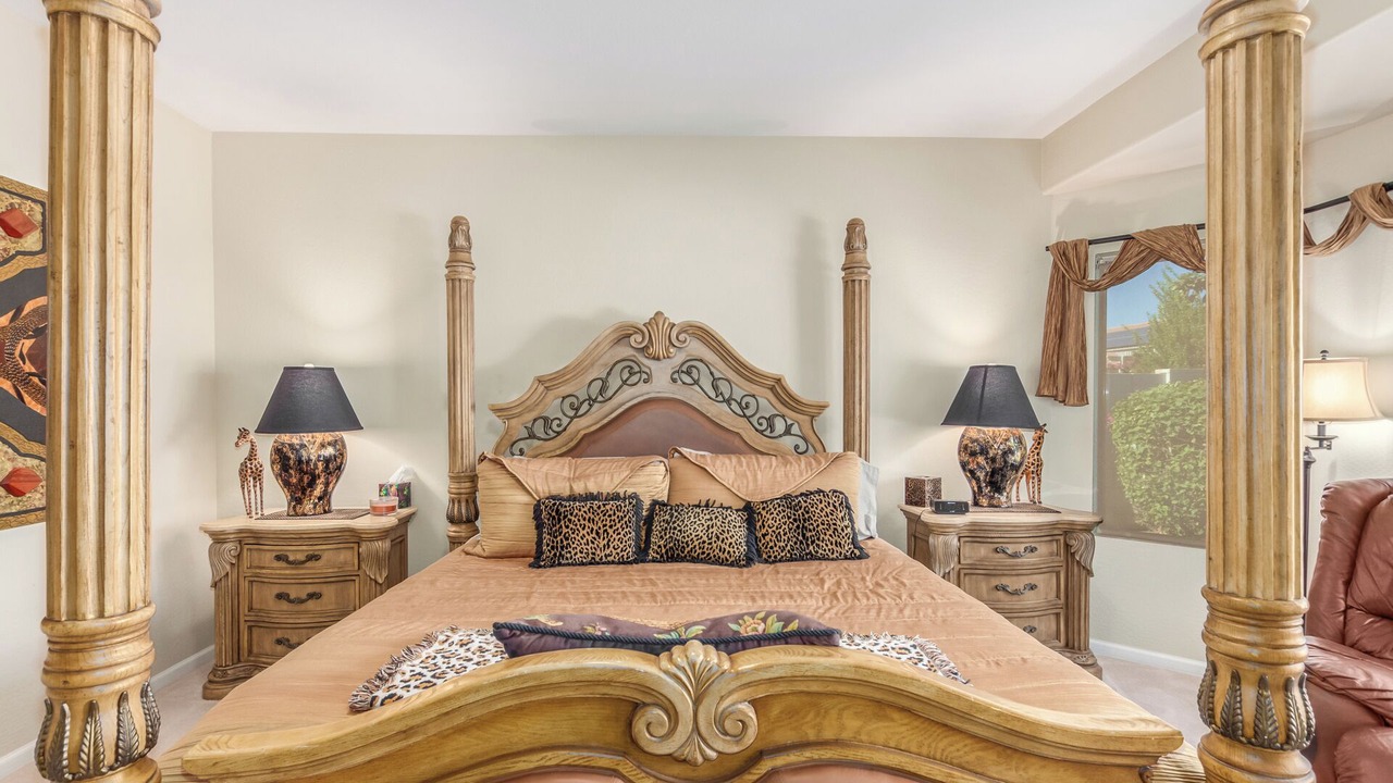 Photo of Bedroom in Palm Valley