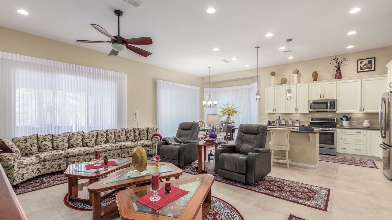 Photo of Livingroom in Palm Valley