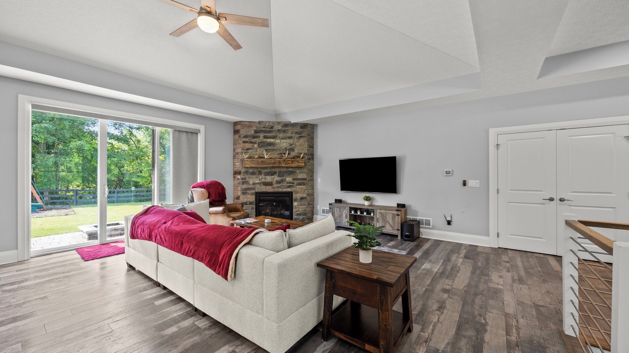 Photo of Livingroom in Pataskala