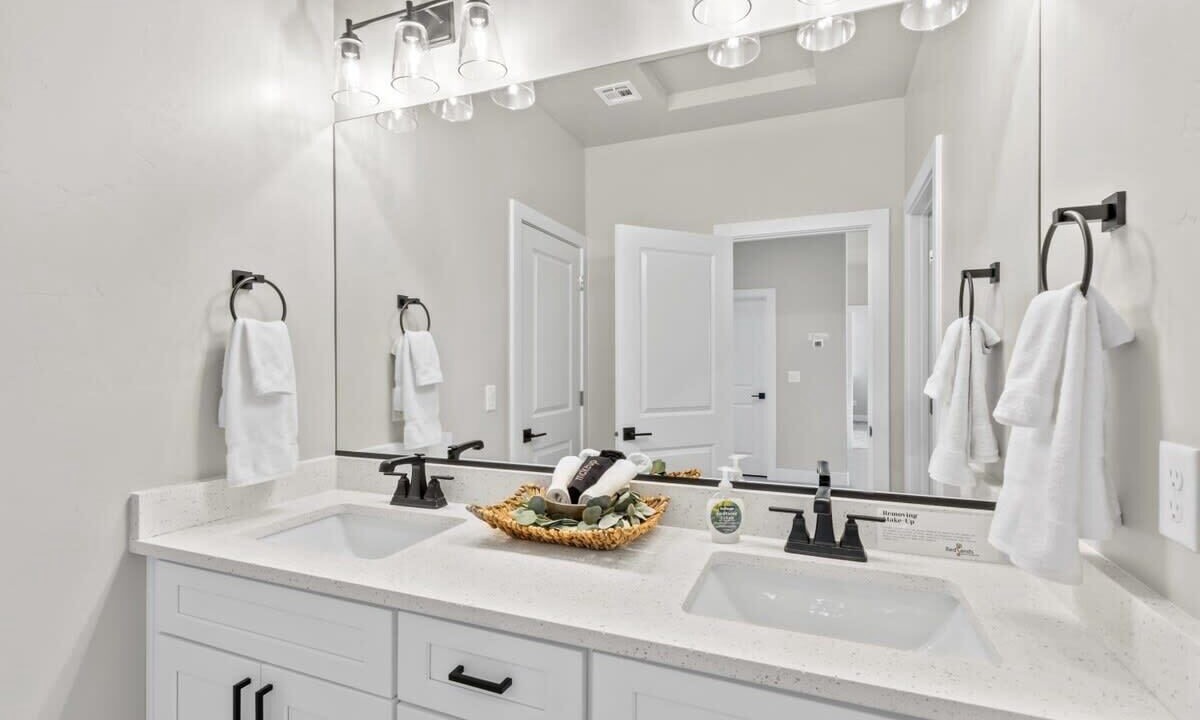 Photo of Bathroom in Hurricane