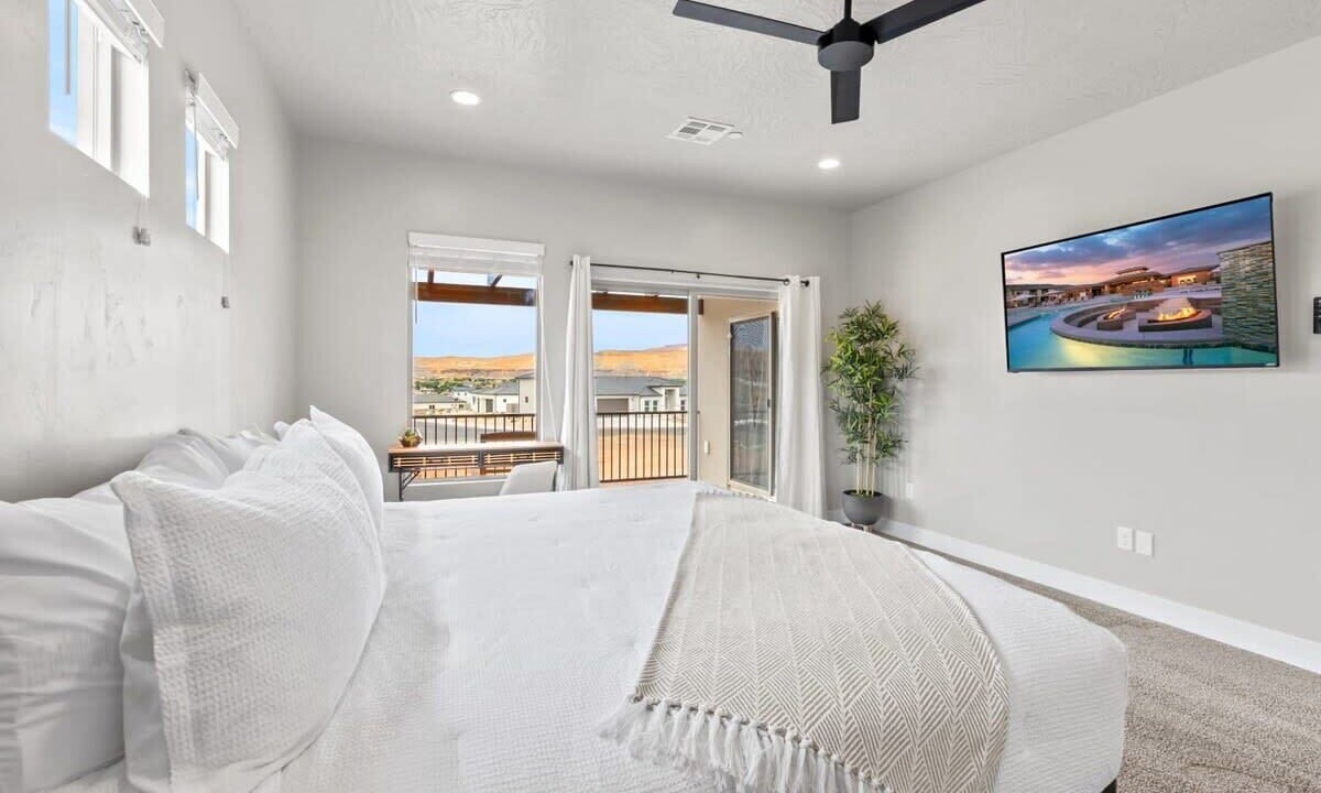 Photo of Bedroom in Hurricane
