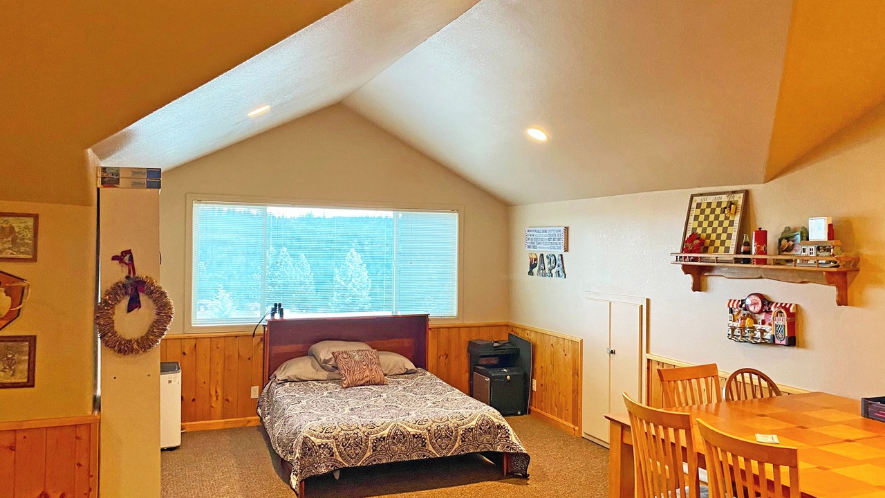 Photo of Bedroom in Ahsahka