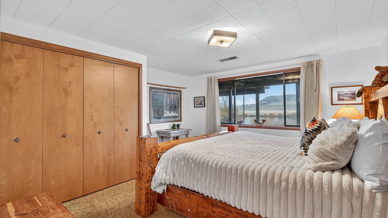 Photo of Bedroom in Asotin County