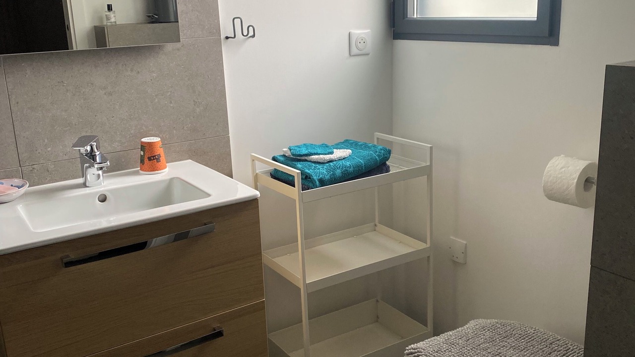 Photo of Bathroom in Cirendinu