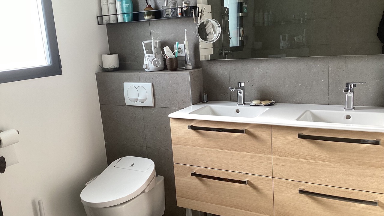 Photo of Bathroom in Cirendinu