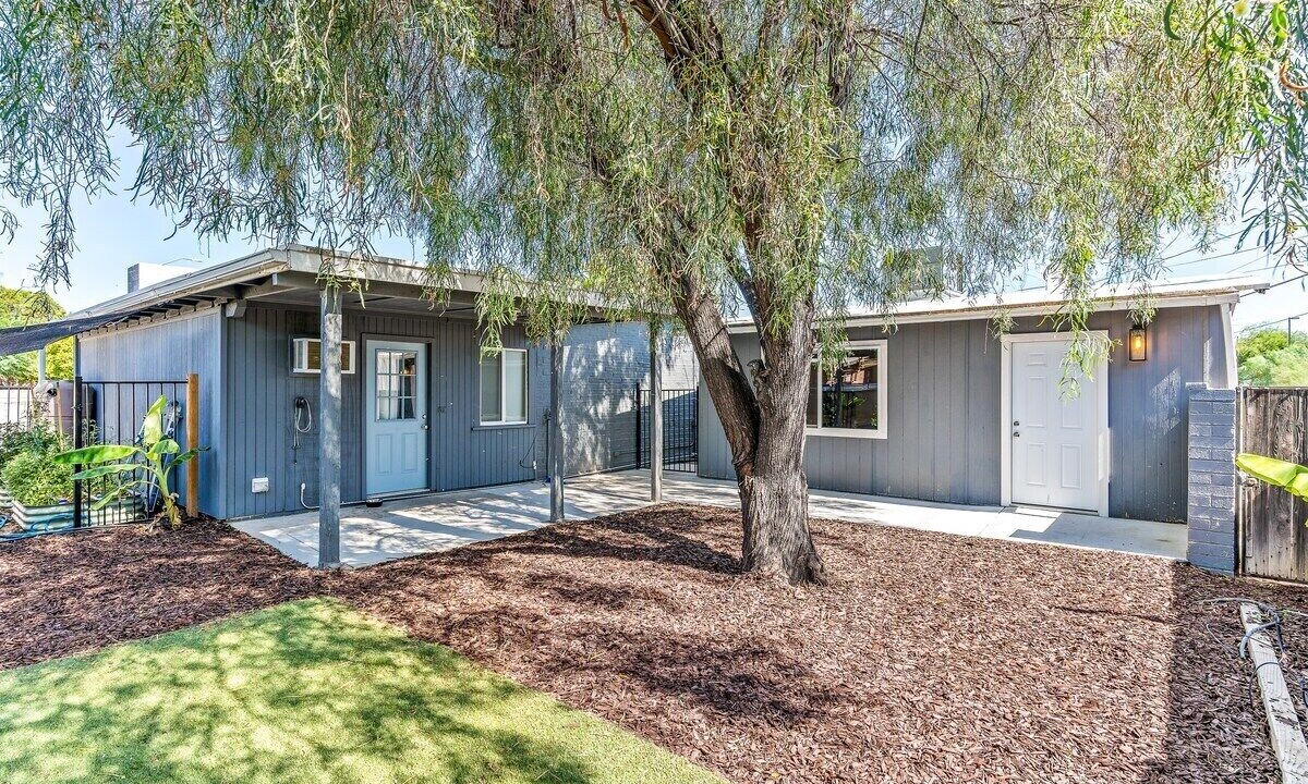 Photo of Outdoor in Julia Keen