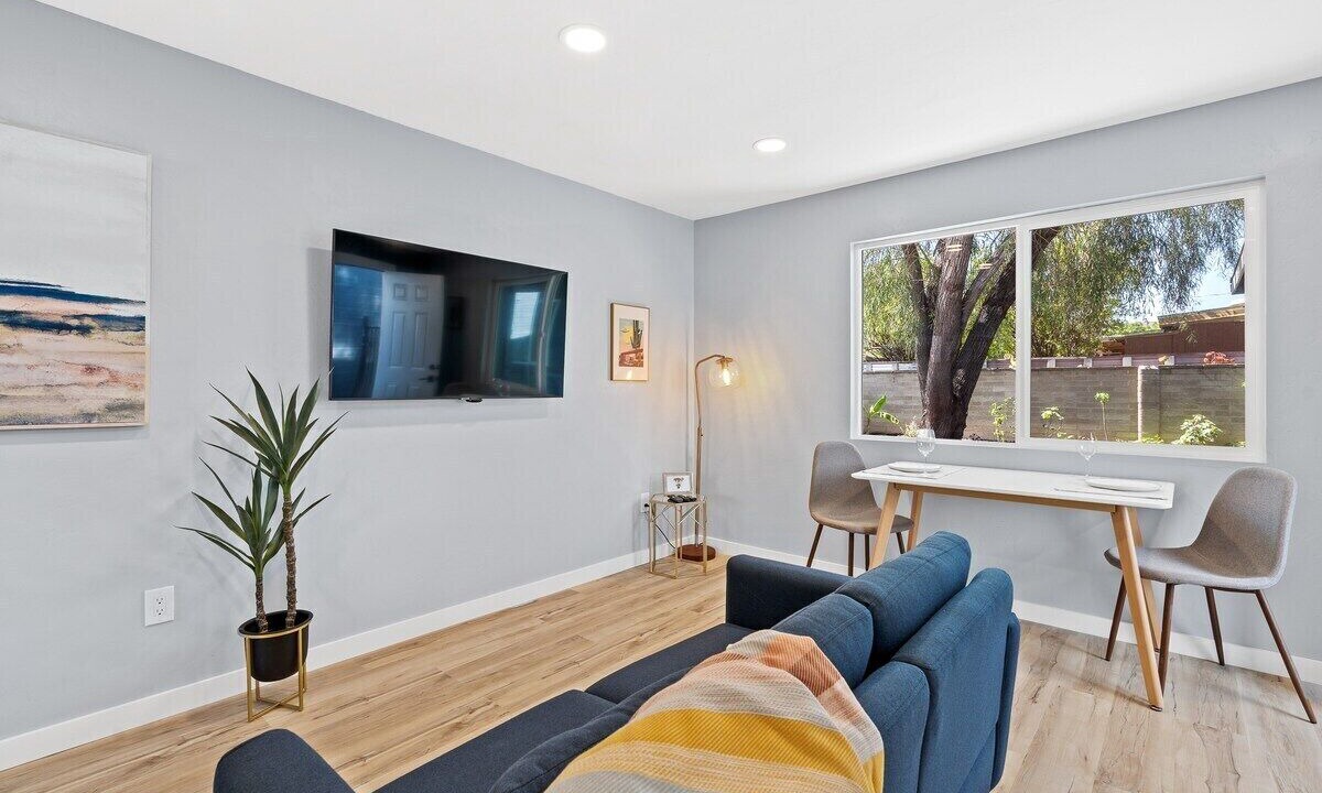 Photo of Livingroom in Julia Keen