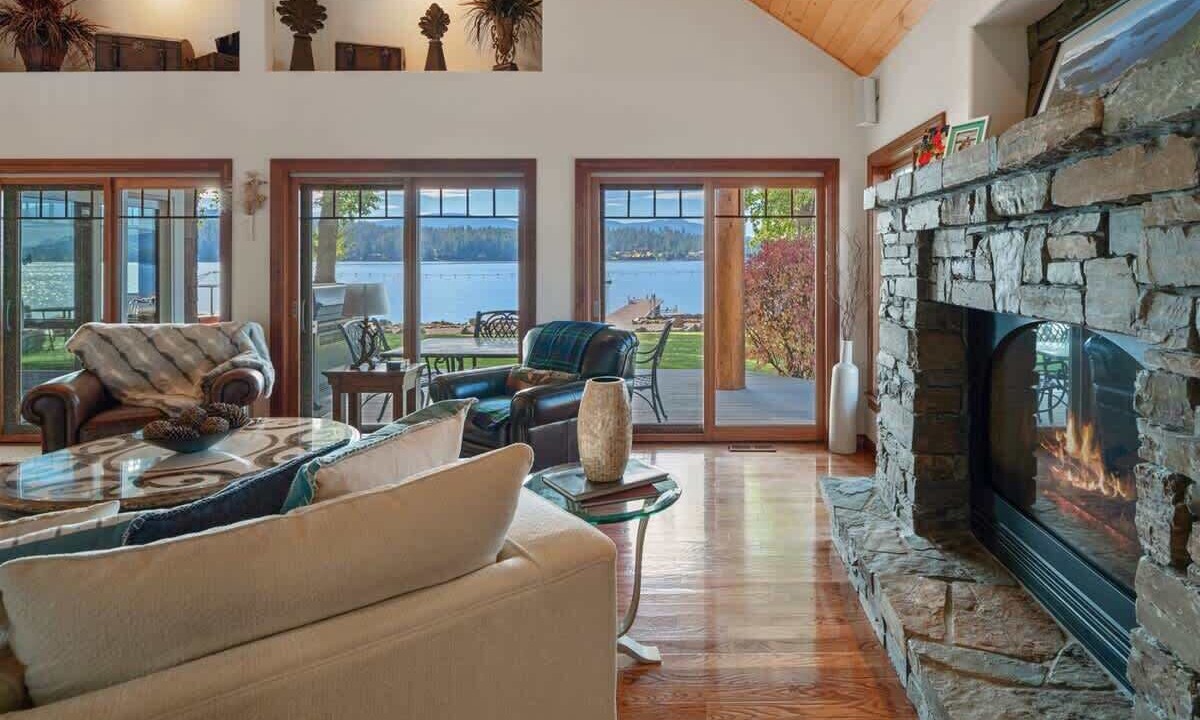 Photo of Livingroom in East Hope