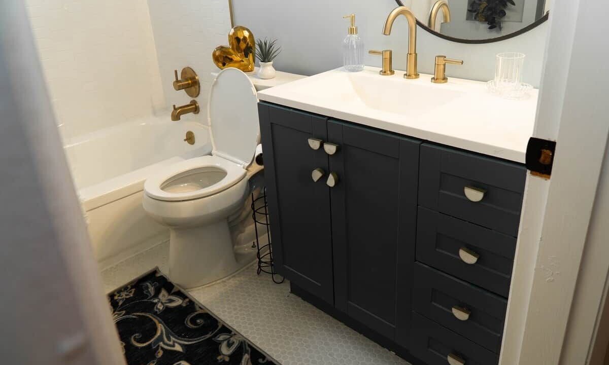 Photo of Bathroom in Roselawn Finance