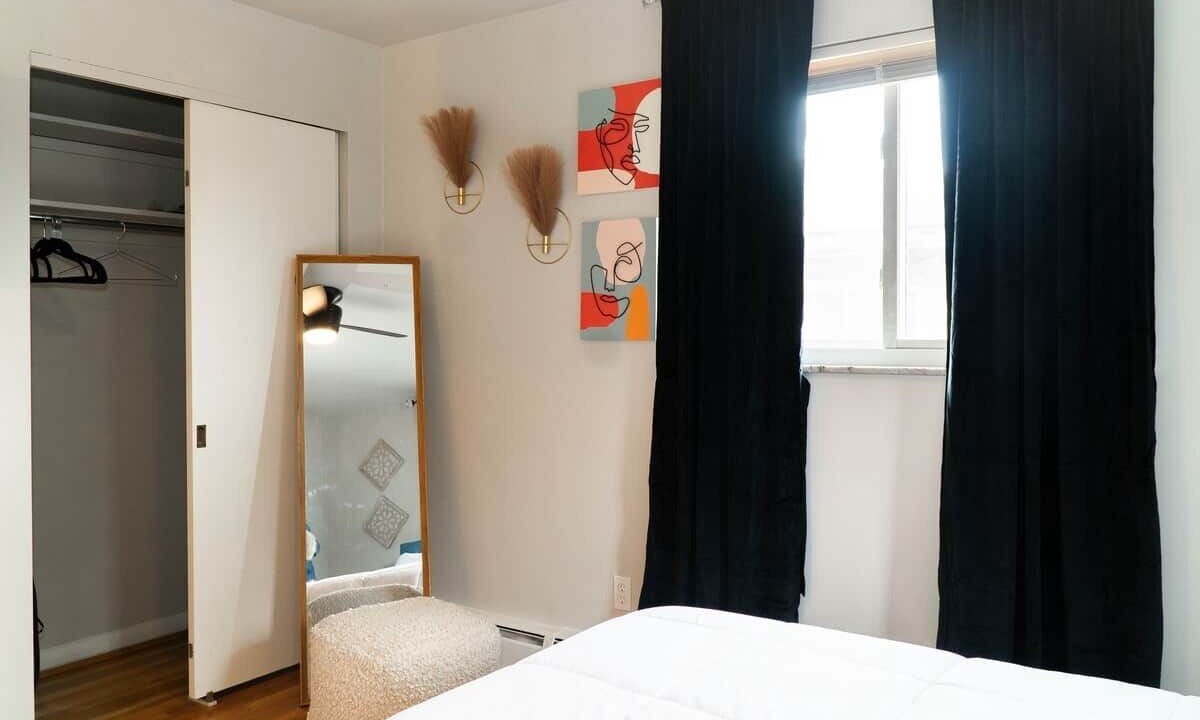 Photo of Bedroom in Roselawn Finance