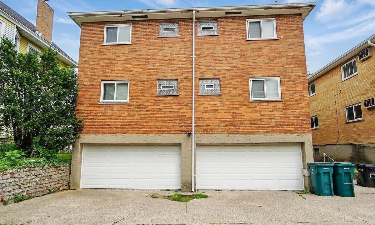 Photo of Outdoor in Roselawn Finance
