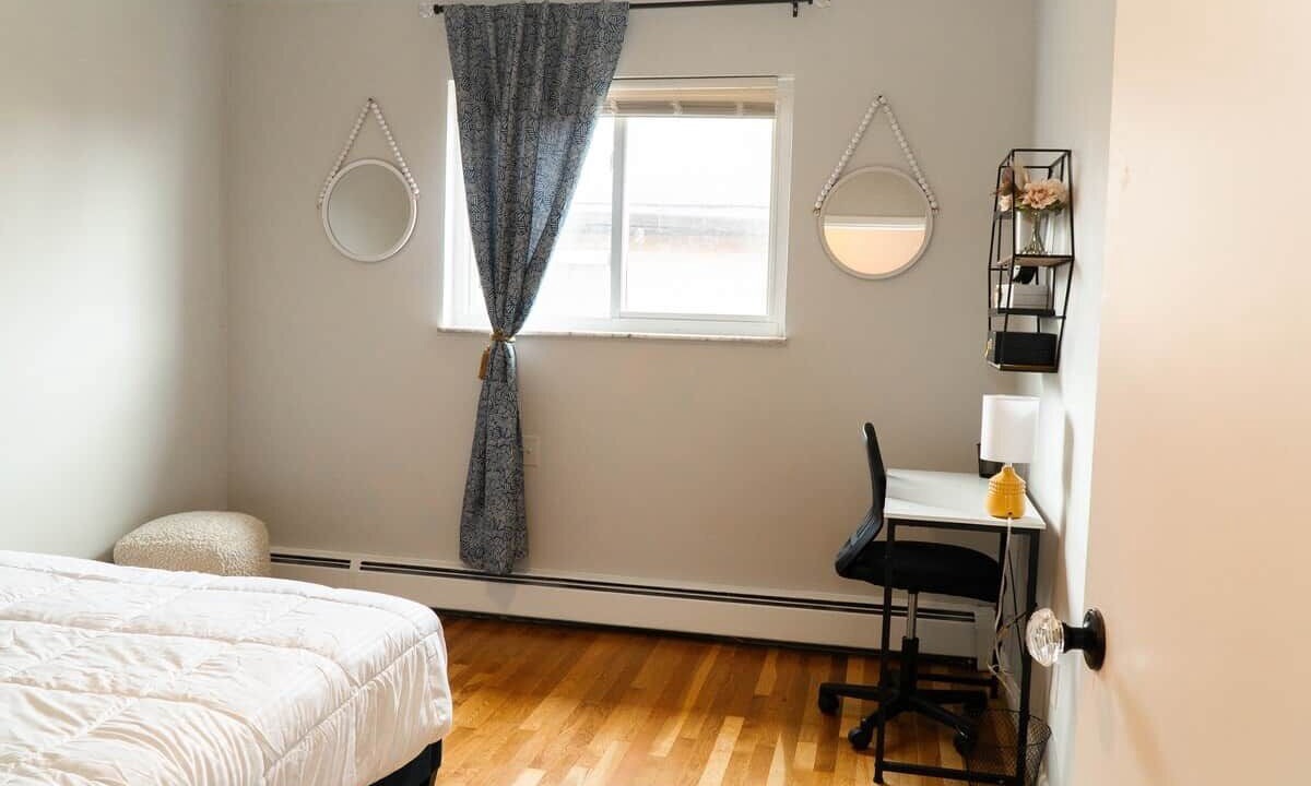 Photo of Bedroom in Roselawn Finance