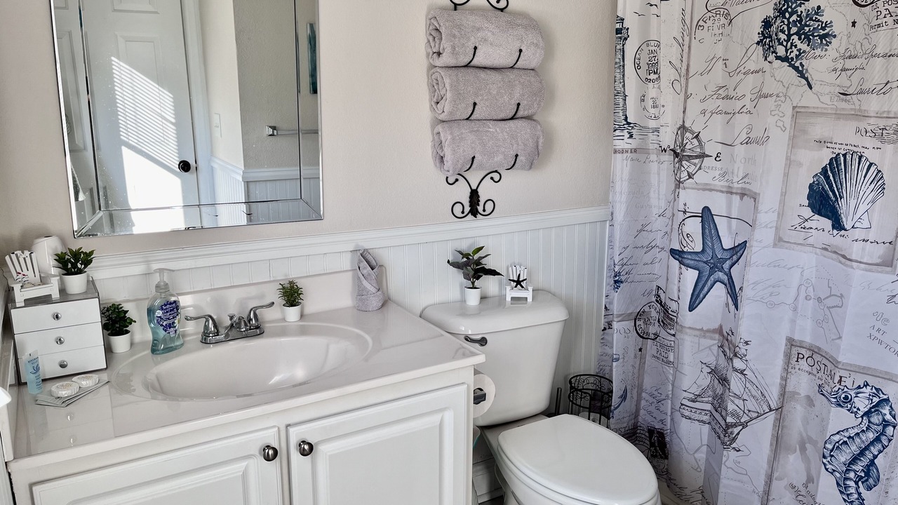 Photo of Bathroom in Willoughby Spit