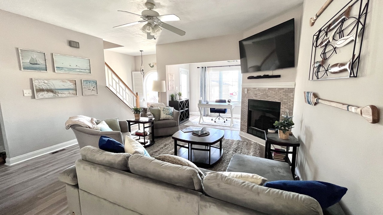 Photo of Livingroom in Willoughby Spit