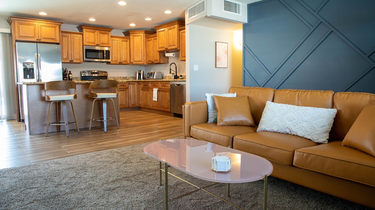 Photo of Livingroom in New Papago Parkway