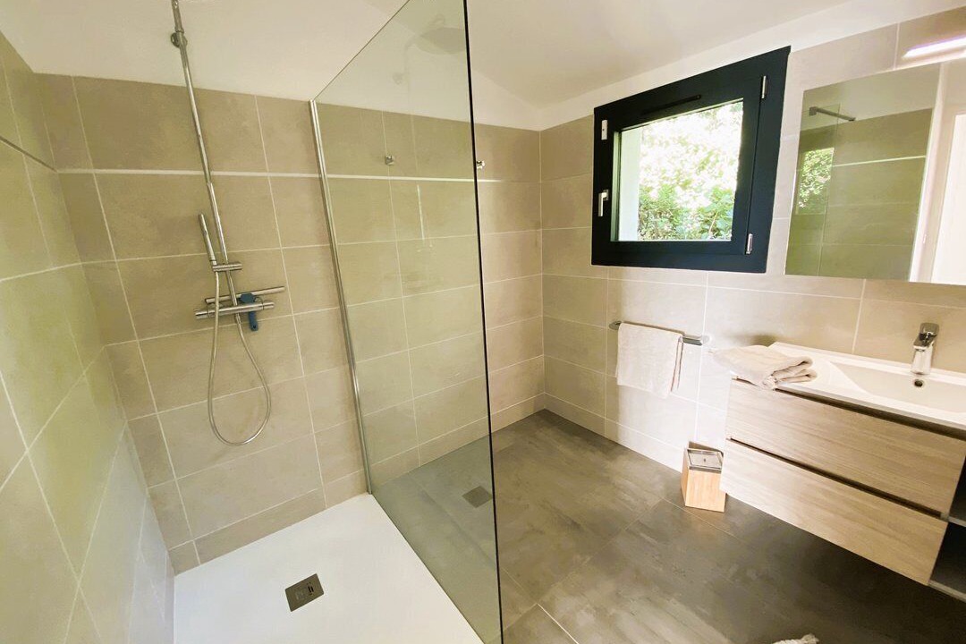 Photo of Bathroom in Cirendinu