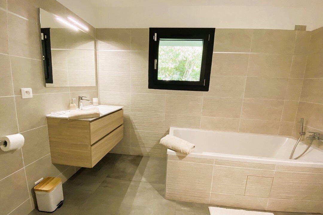 Photo of Bathroom in Cirendinu