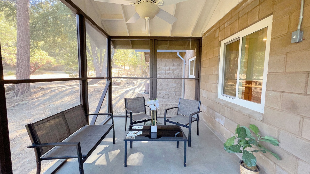 Photo of Patio Balcony in Ahwahnee