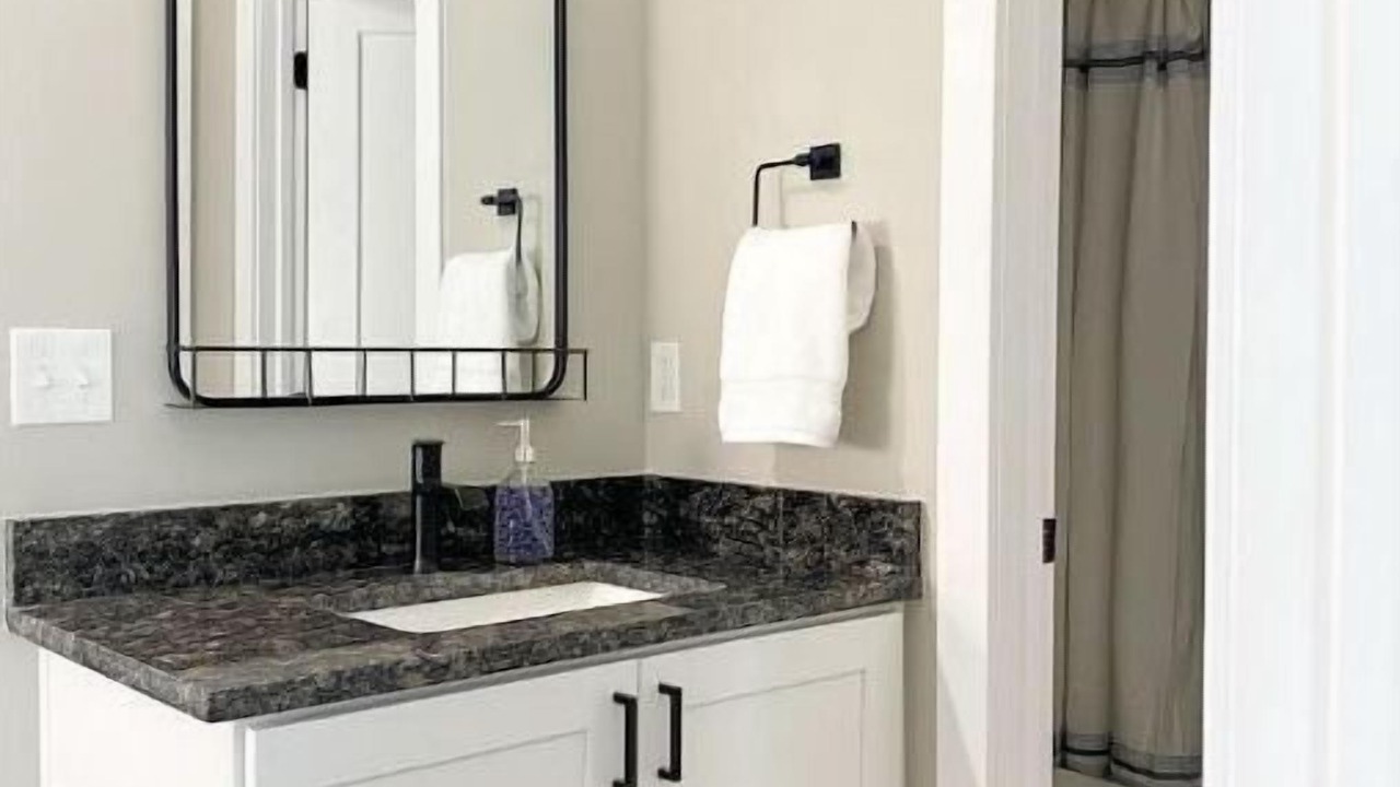 Photo of Bathroom in Hurricane