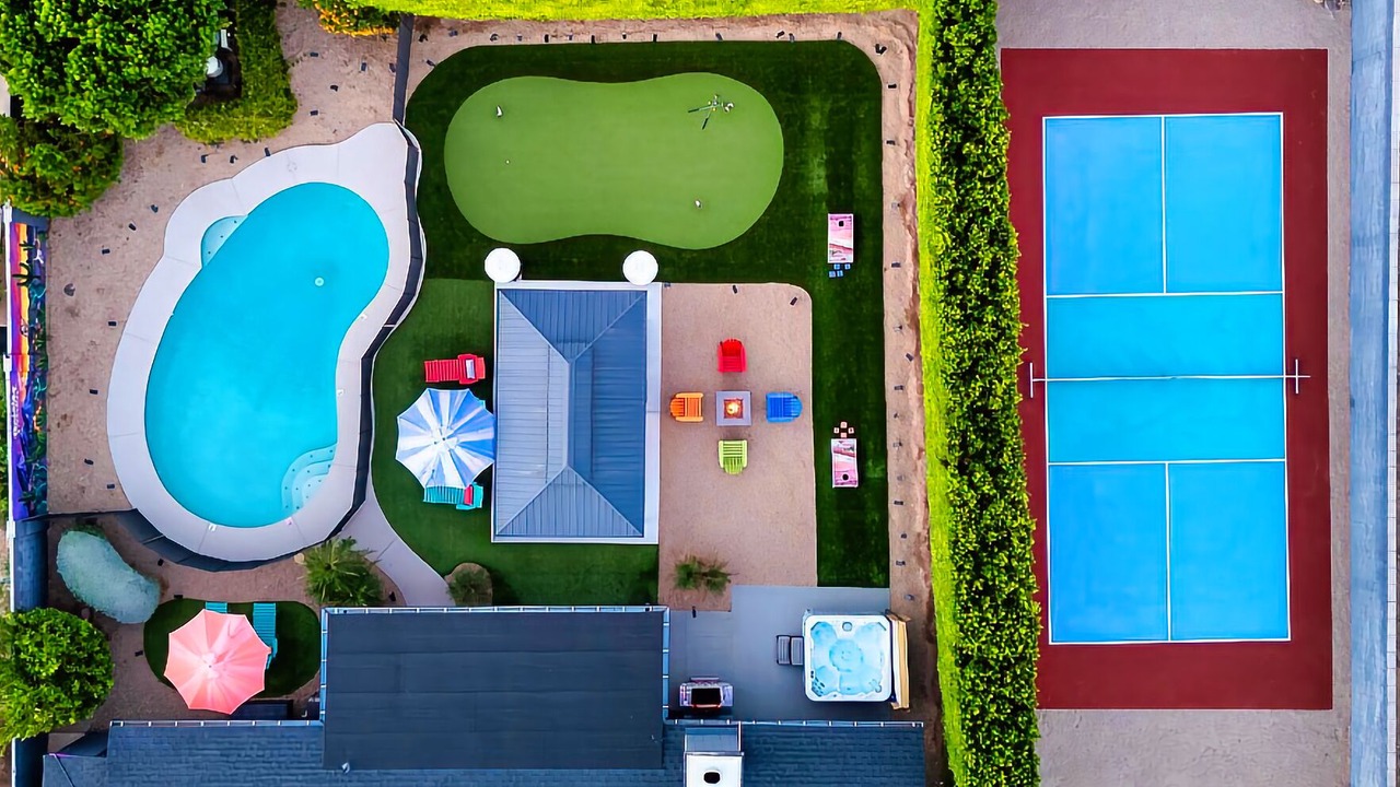 Photo of Outdoor in Paradise Valley Village
