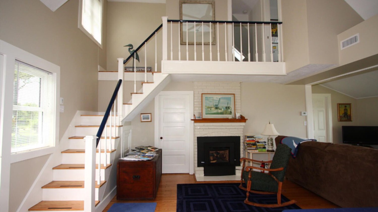 Photo of Livingroom in Tilghman