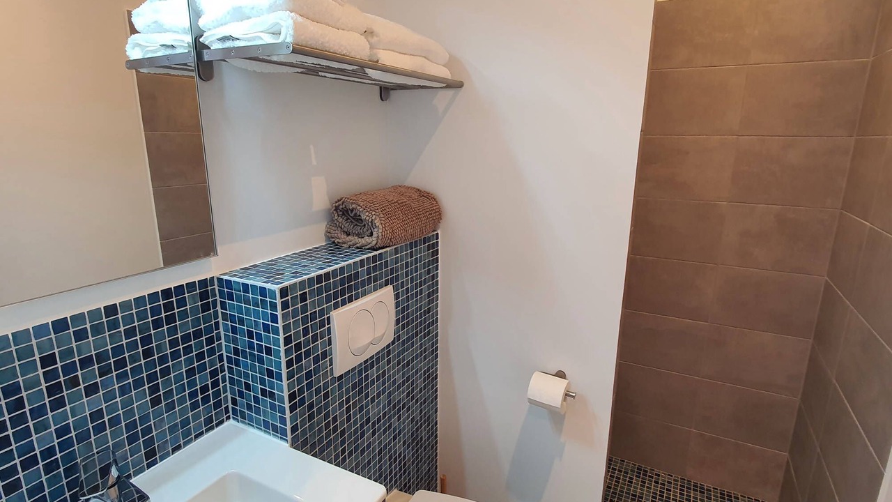 Photo of Bathroom in Cirendinu
