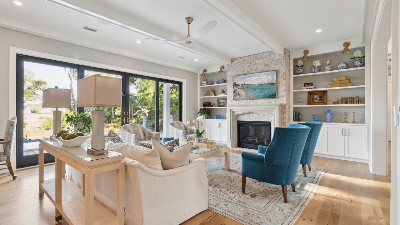 Photo of Livingroom in Vanderhorst Plantation