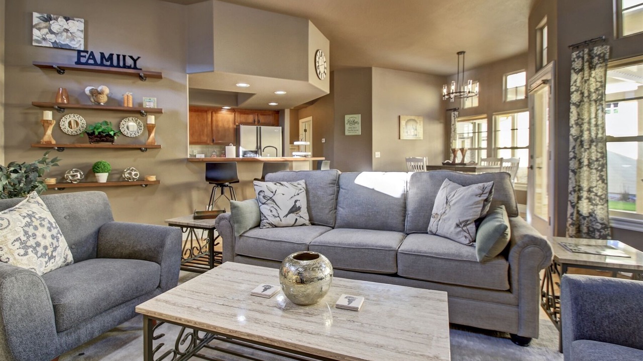 Photo of Livingroom in Eagle