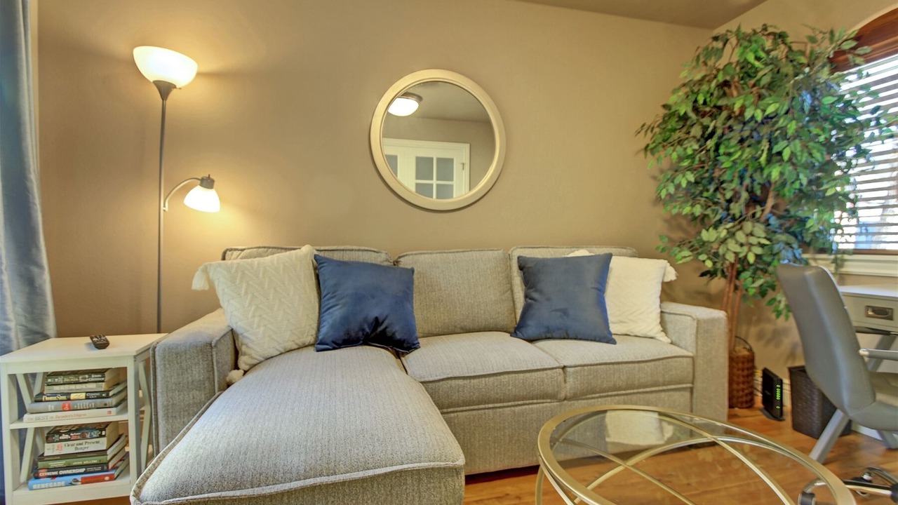 Photo of Livingroom in Eagle