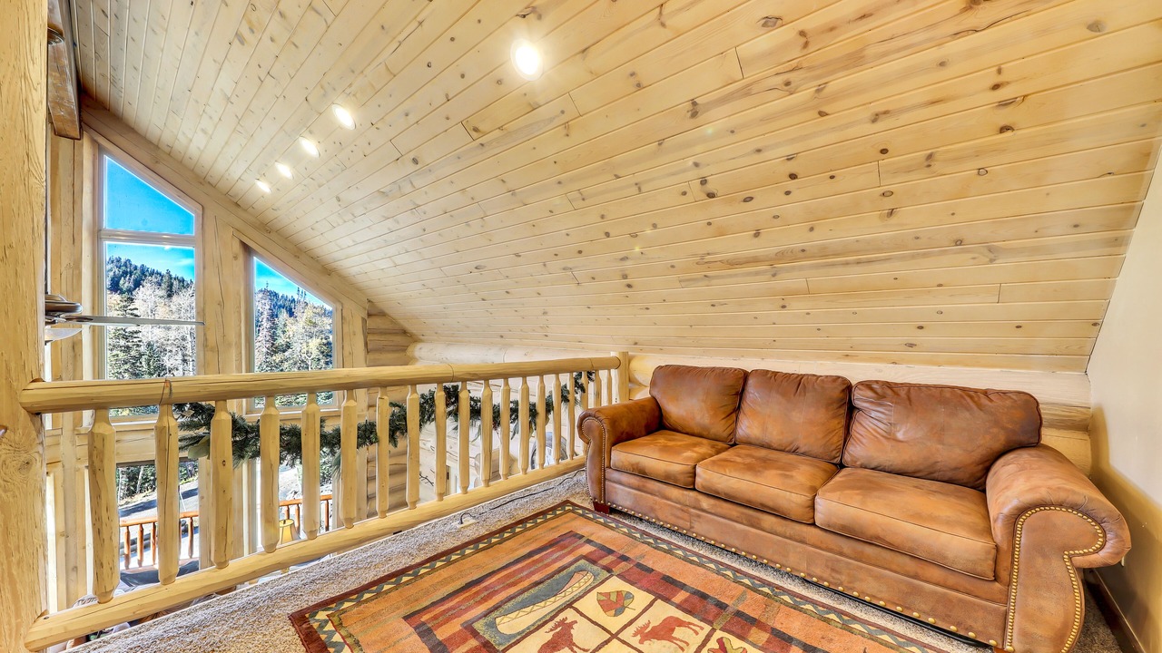 Photo of Livingroom in Brian Head