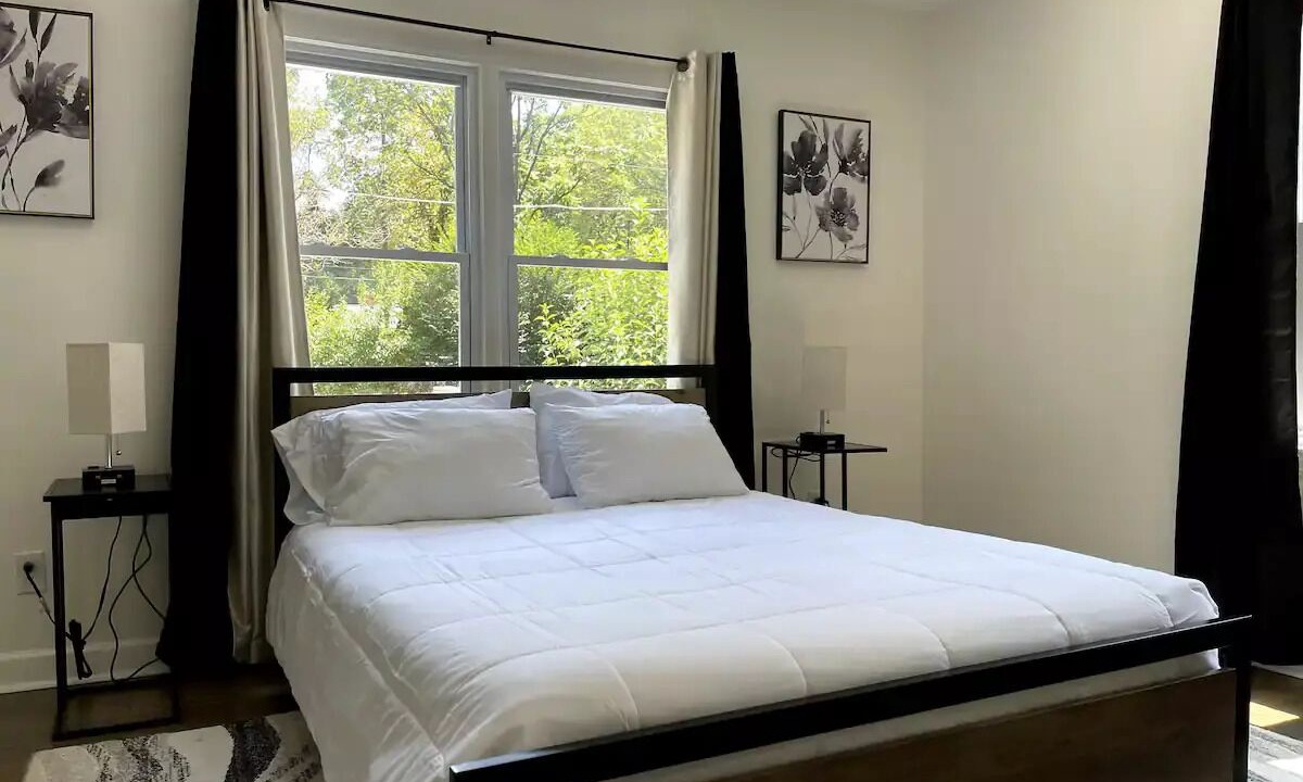 Photo of Bedroom in Old Irving Park