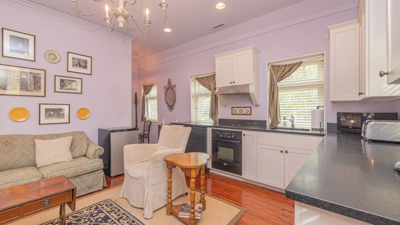 Photo of Livingroom in Downtown Charleston