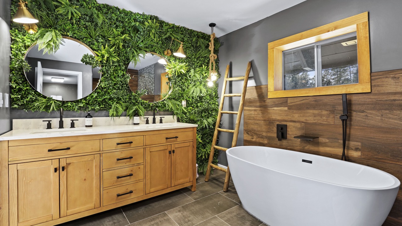 Photo of Bathroom in Strawberry