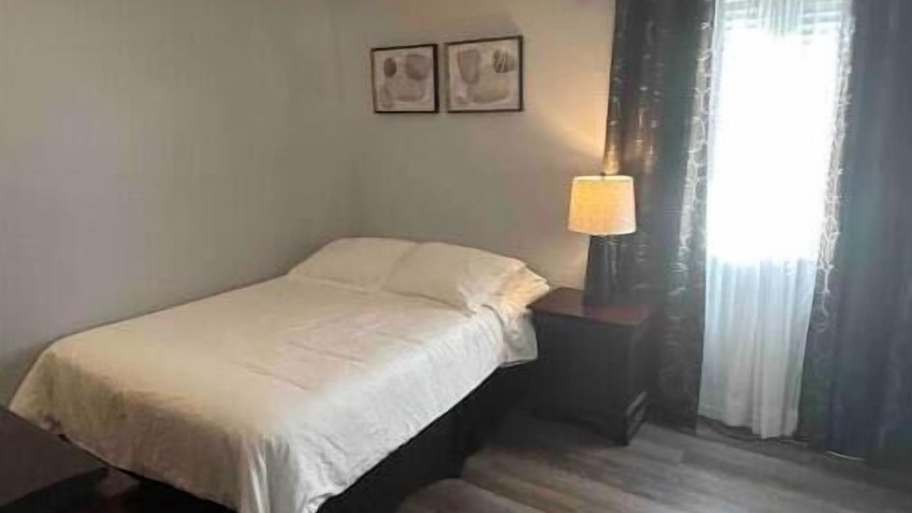 Photo of Bedroom in Crystal Gardens