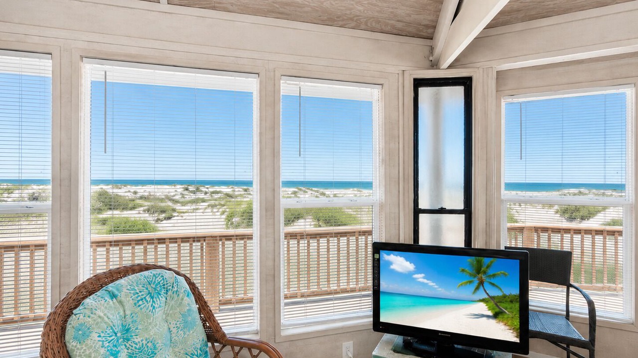 Photo of Livingroom in The Point
