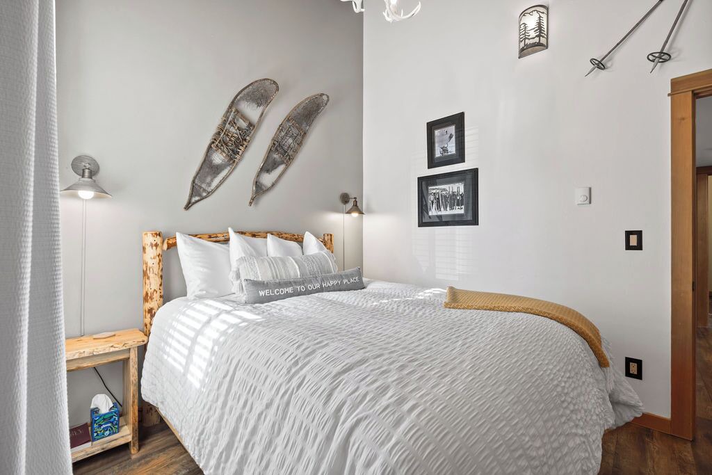 Photo of Bedroom in Sandpoint