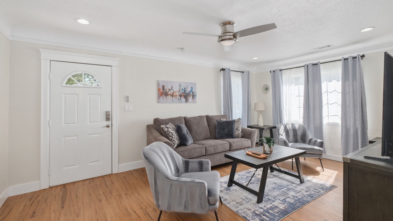 Photo of Livingroom in Raisin