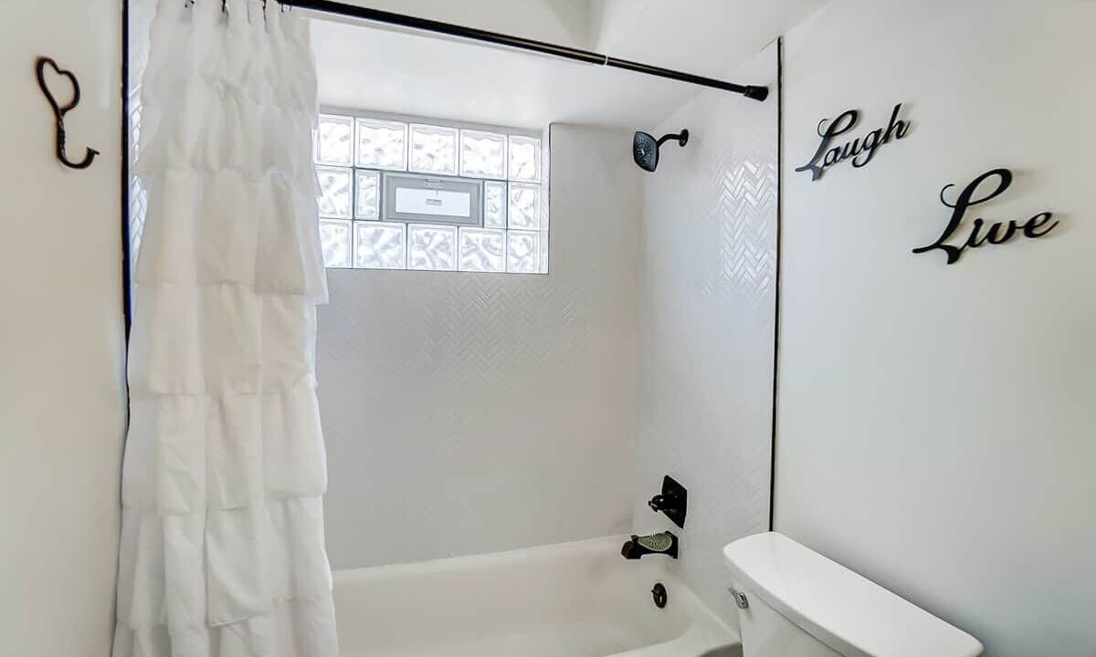 Photo of Bathroom in Roselawn Finance