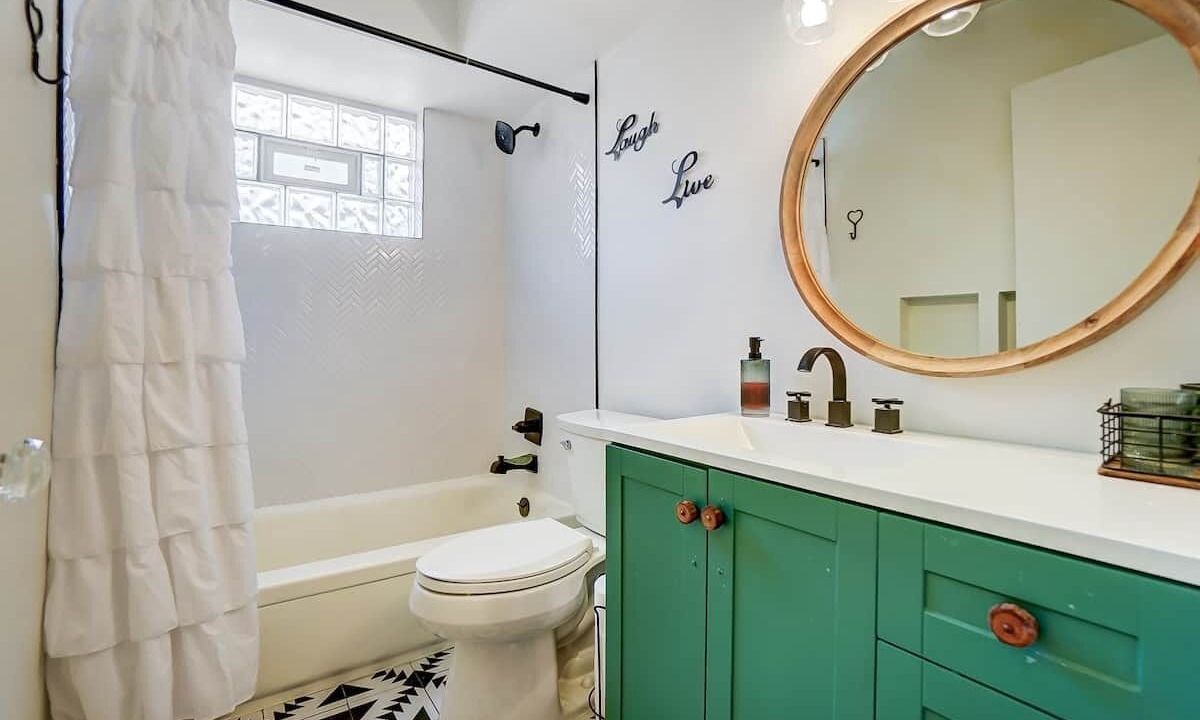 Photo of Bathroom in Roselawn Finance
