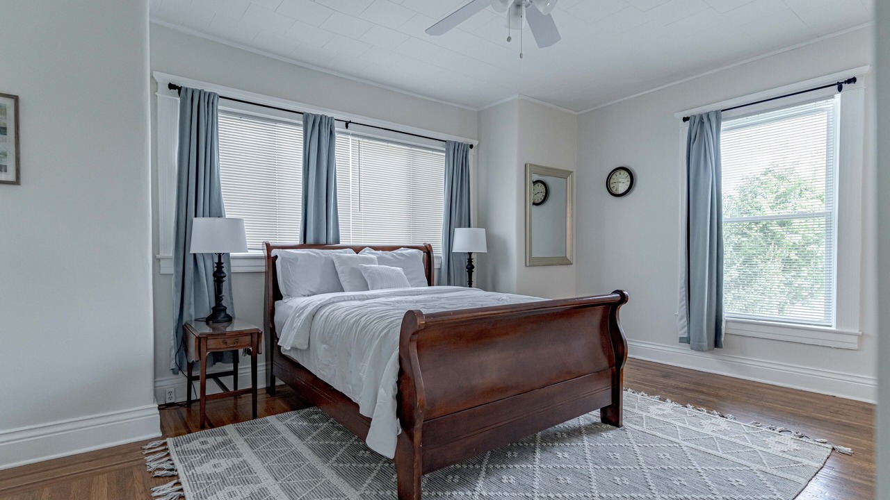 Photo of Bedroom in Beechmont
