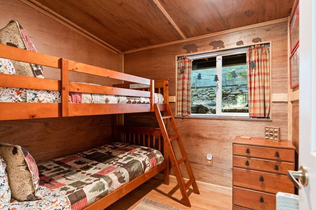 Photo of Bedroom in Sugar Pine