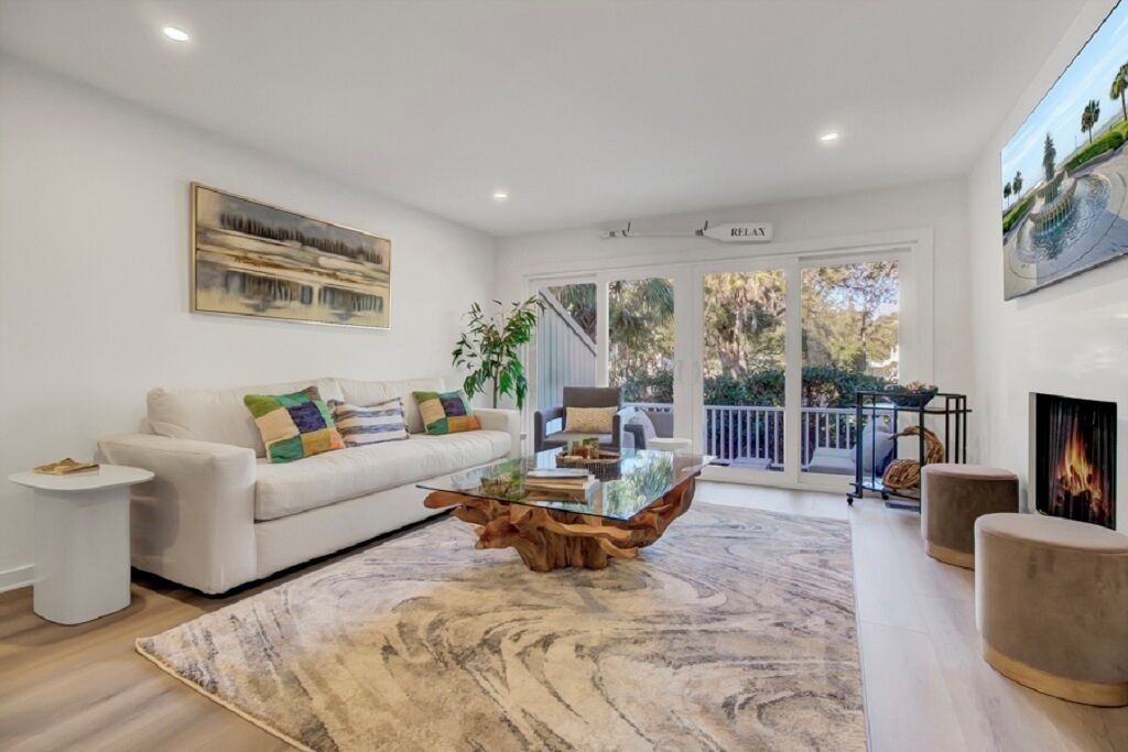 Photo of Livingroom in Twin Oaks