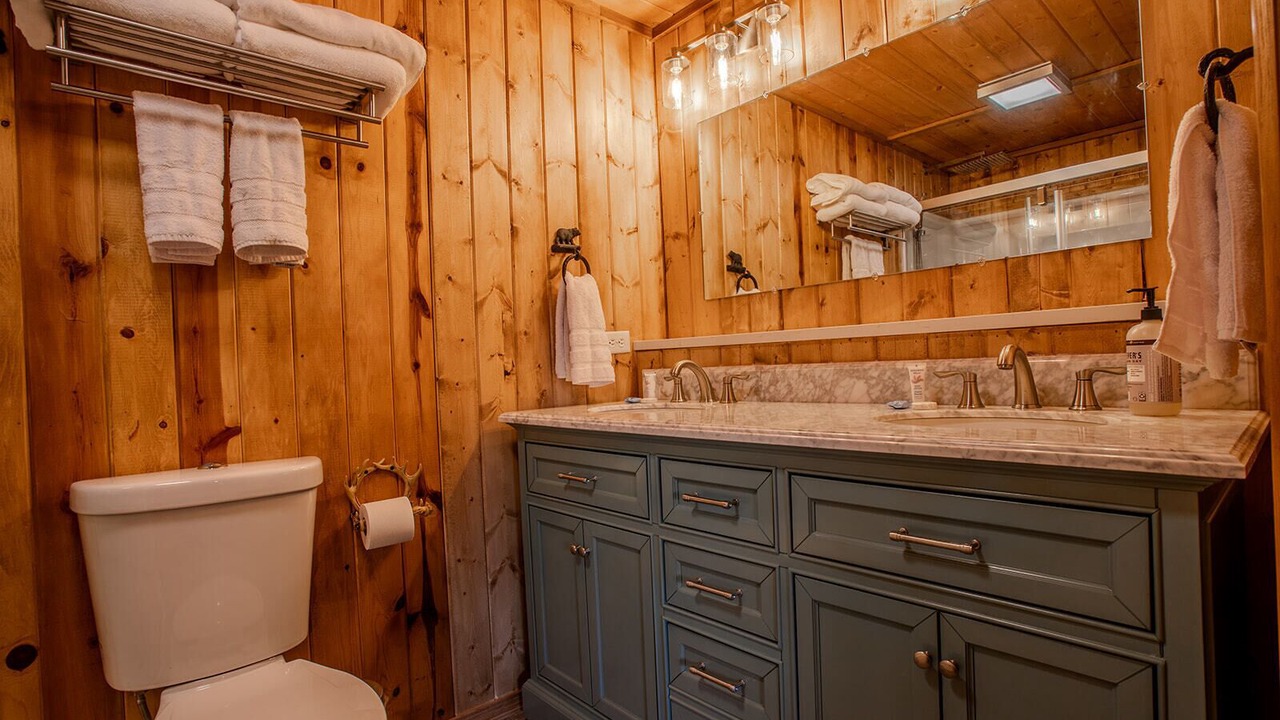 Photo of Bathroom in Meadow View Heights