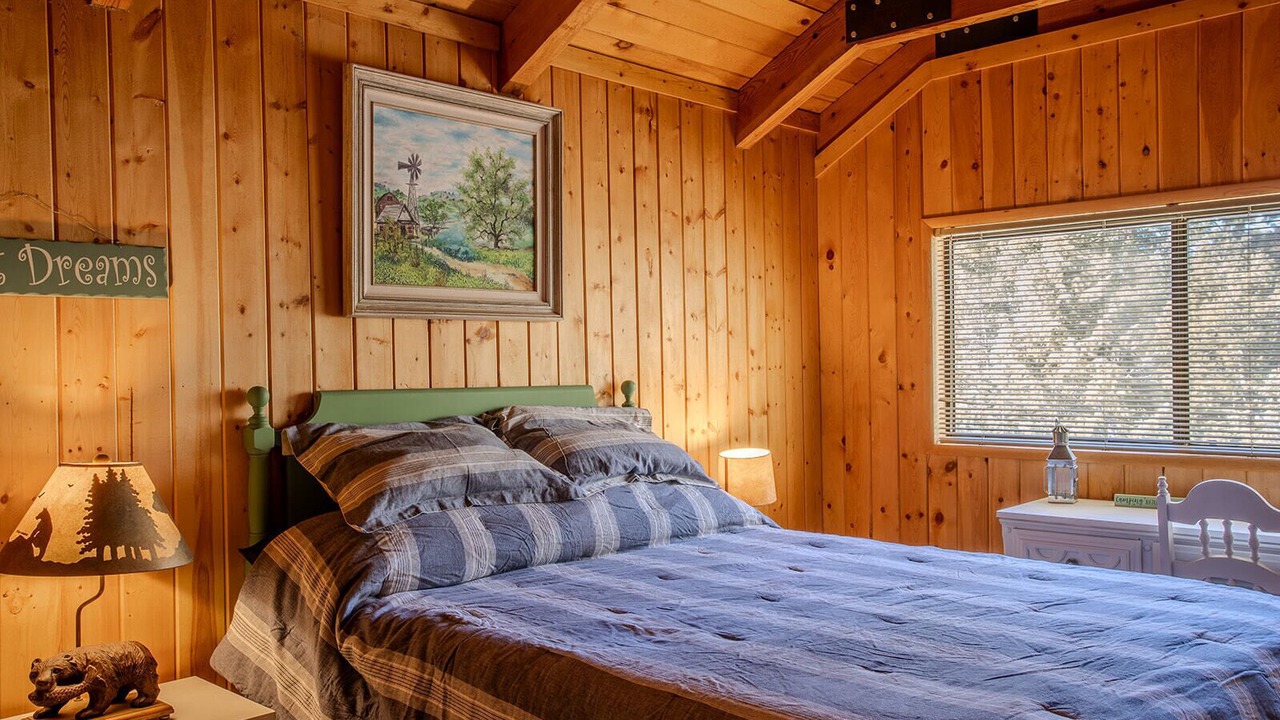 Photo of Bedroom in Meadow View Heights