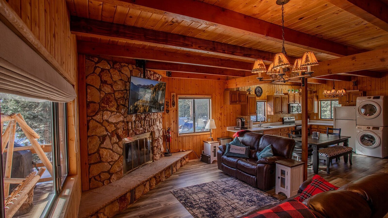Photo of Livingroom in Meadow View Heights