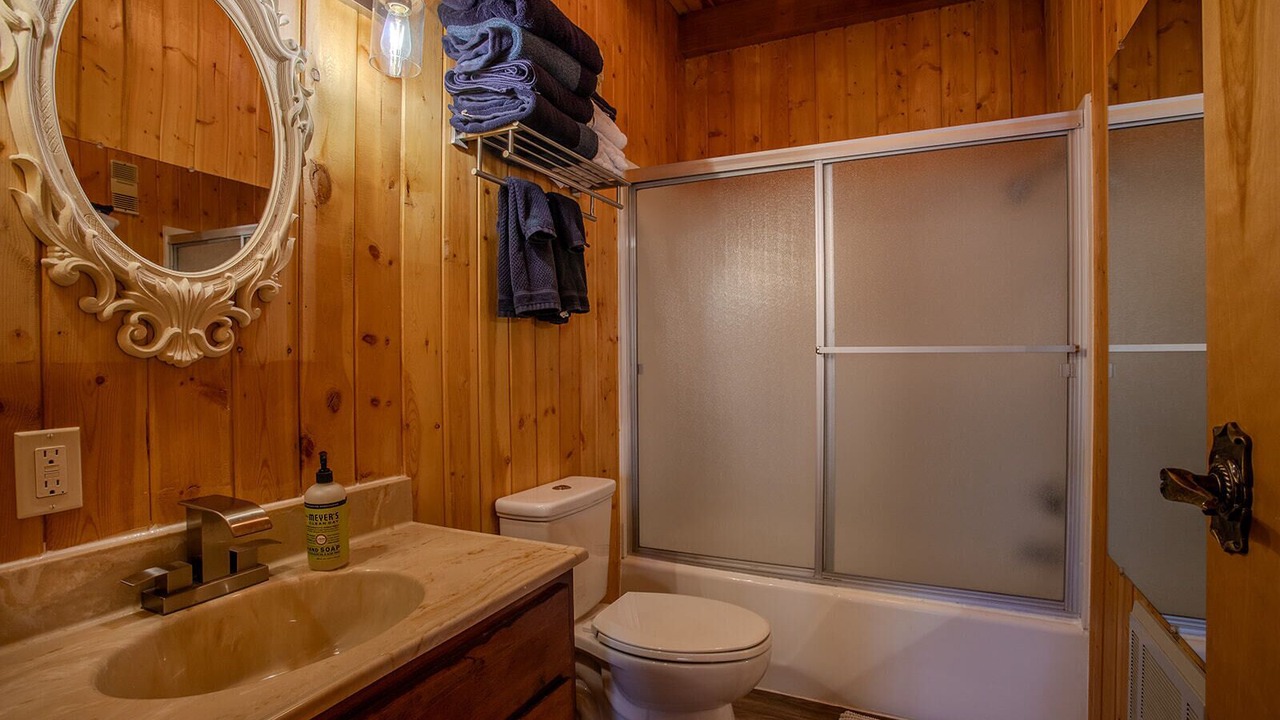 Photo of Bathroom in Meadow View Heights