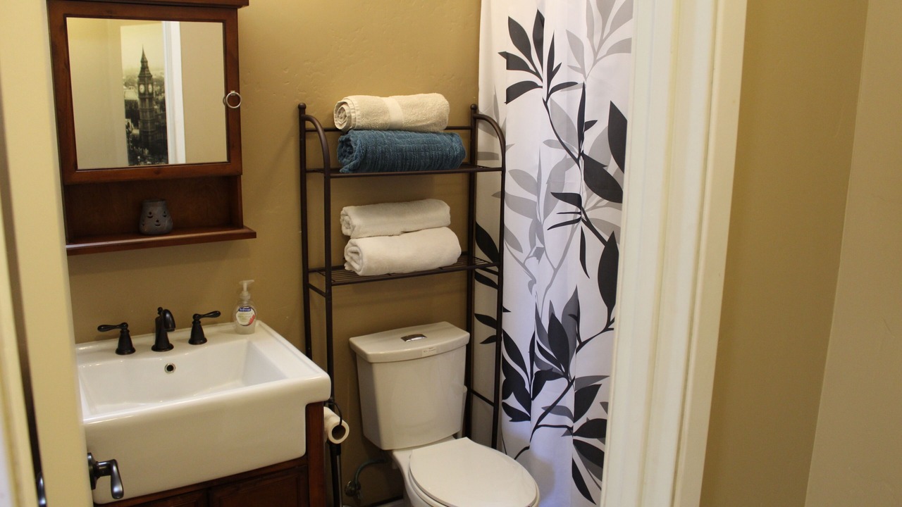 Photo of Bathroom in Bay Park