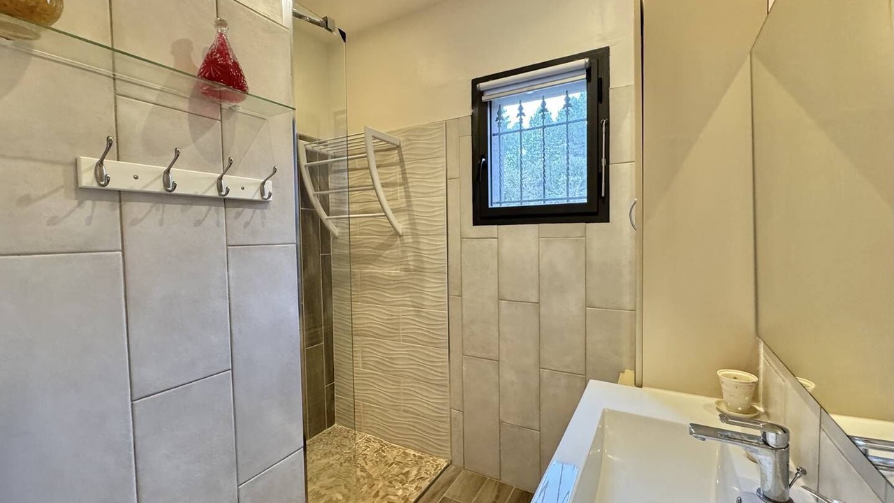 Photo of Bathroom in Levie