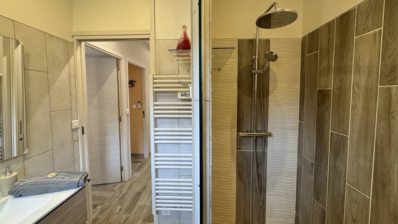 Photo of Bathroom in Levie