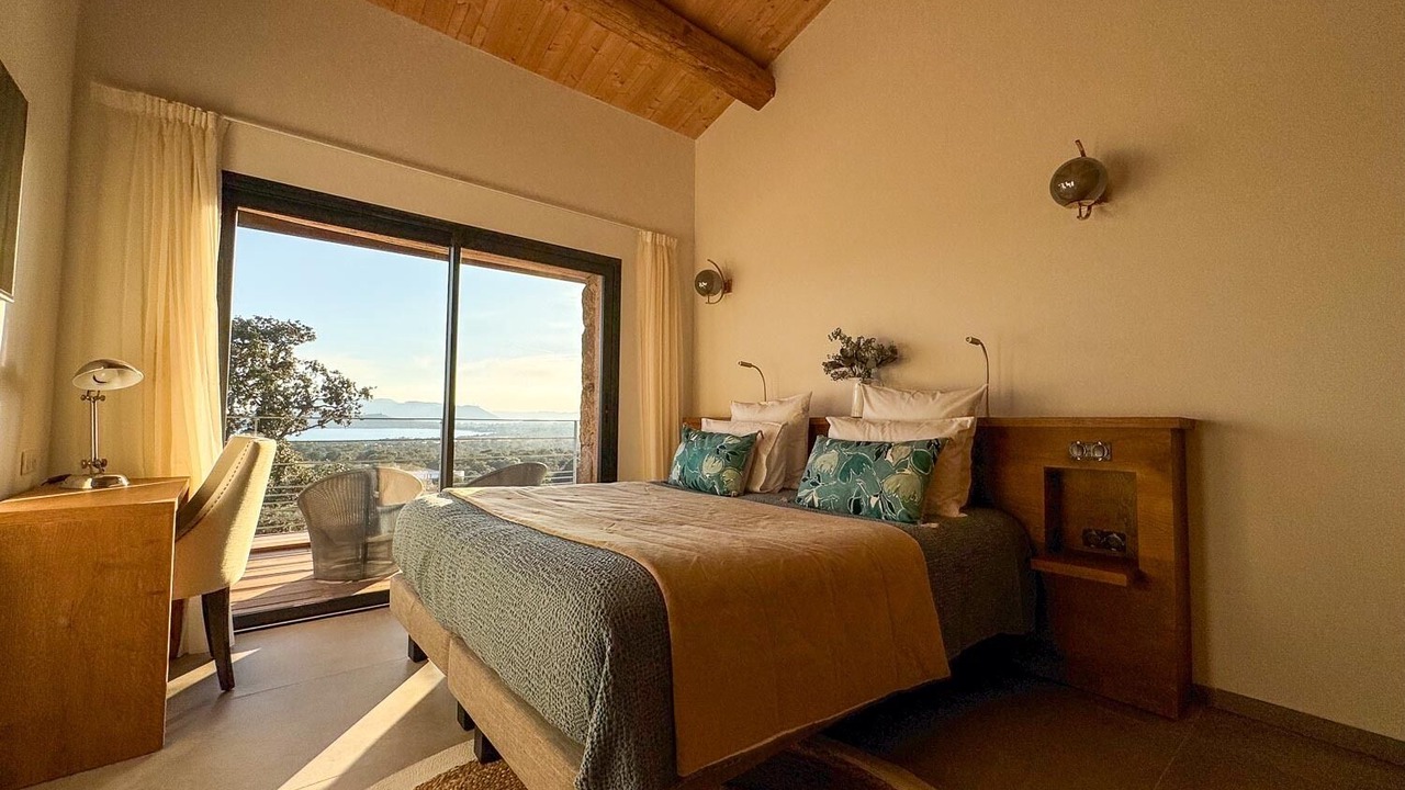 Photo of Bedroom in Cirendinu